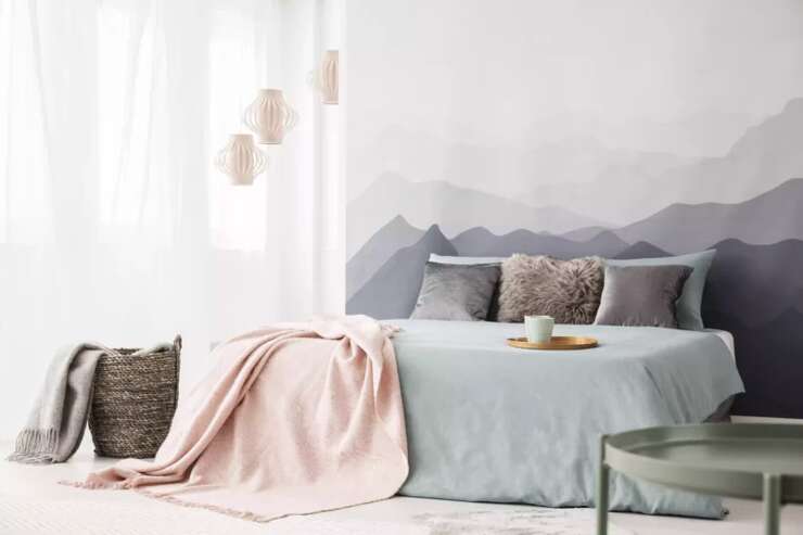 Quarto moderno com decoração suave e minimalista