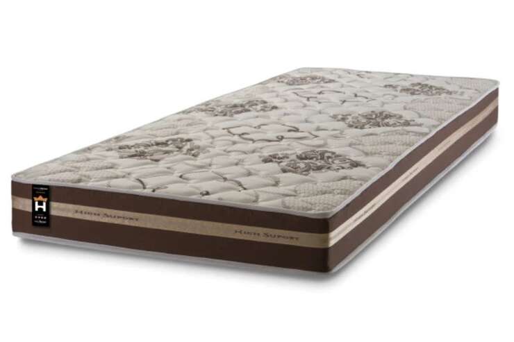 Colchão de casal de espuma com detalhes elegantes